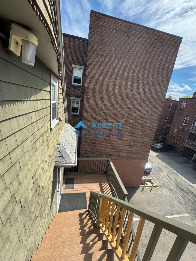 18 Orkney Rd, Unit 3
