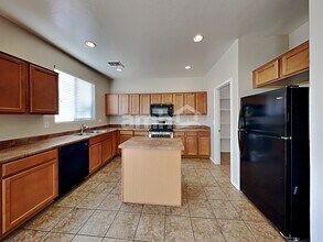 6911 W Irwin Ave in Laveen, AZ - Foto de edificio - Building Photo