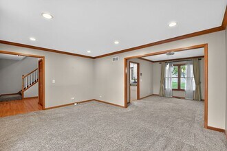 1163 Shoreline Dr in Aurora, IL - Foto de edificio - Building Photo