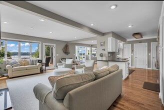 325 Highland Dr in Jackson, MI - Building Photo - Building Photo