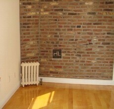 NO FEE • West Village 1BR • Hudson Street and Perry Street. • Fireplace • Pets OK • Near Multiple..., Unit 05 in New York, NY - Foto de edificio - Building Photo