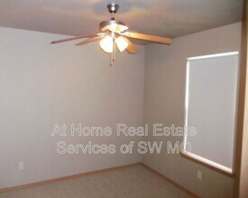 631 S Landen Ave in Republic, MO - Building Photo - Building Photo