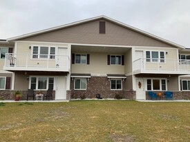 Sherman Heights Luxury Condo Apartments in Jackson, WI - Building Photo