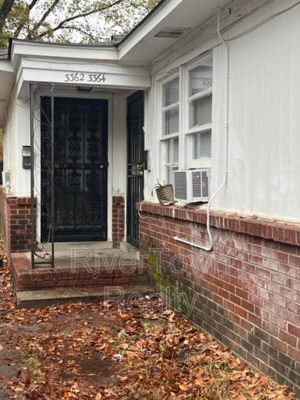 property at 3362 Rosamond Ave