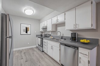 Monte Azul Apartments in Indio, CA - Foto de edificio - Building Photo