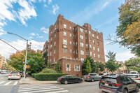 100 Avenue P in Brooklyn, NY - Foto de edificio - Building Photo