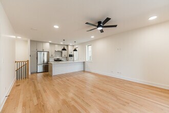 5856 N Magnolia Ave in Chicago, IL - Building Photo - Building Photo