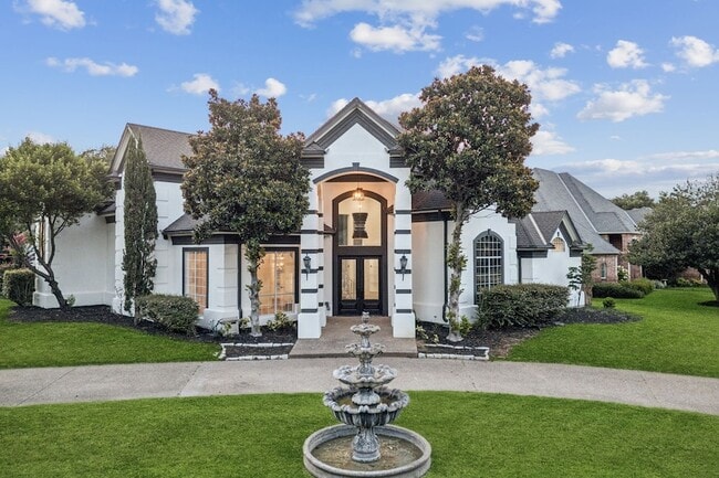 7204 Pebble Hill Dr in Colleyville, TX - Foto de edificio - Building Photo