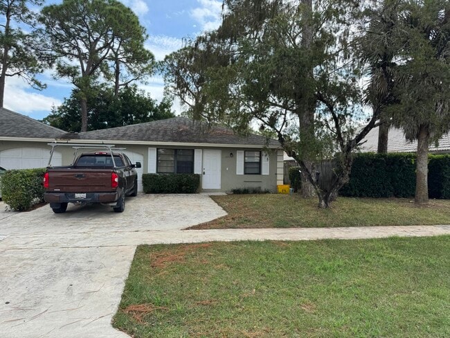 property at 1015 Staghorn St