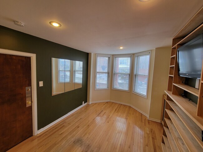 312 72nd St in North Bergen, NJ - Foto de edificio - Building Photo