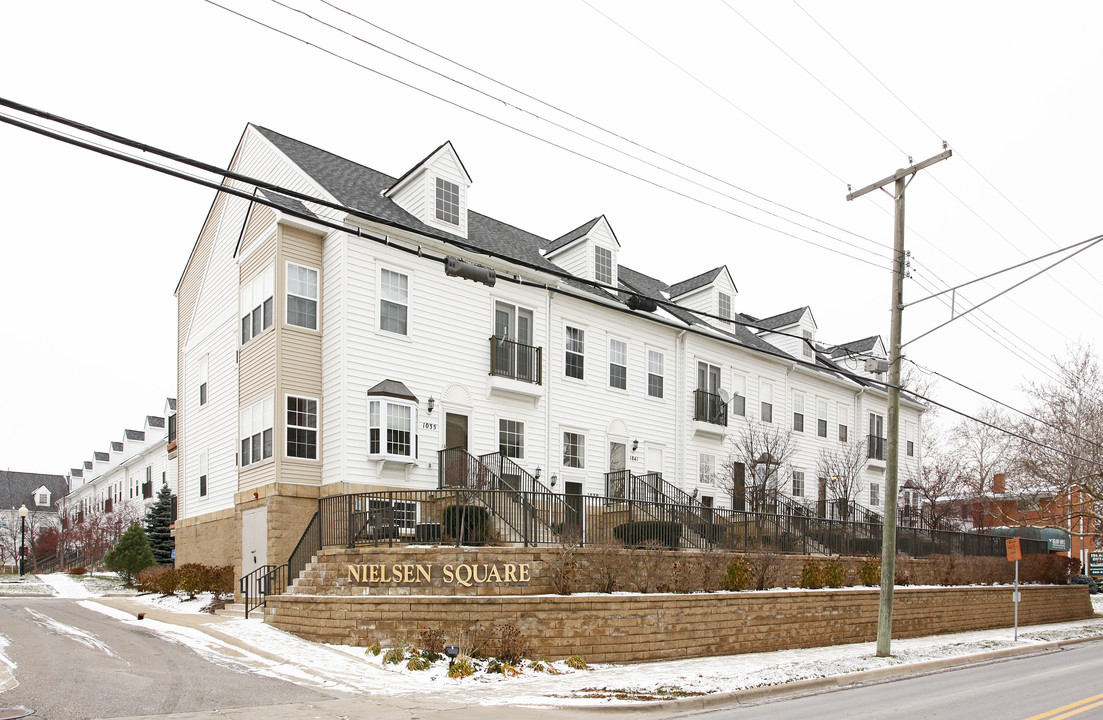 Nielsen Square in Ann Arbor, MI - Building Photo