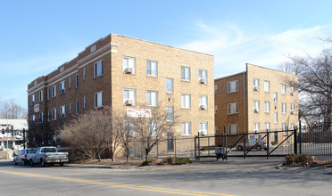 Crown Point Apartments in Indianapolis, IN - Building Photo - Building Photo