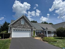 52 Hunters Trail in Waynesboro, VA - Building Photo