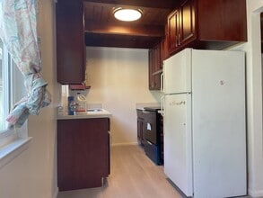 2715 25th Ave in Oakland, CA - Foto de edificio - Building Photo