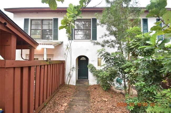 property at 625 Fairwood Forest Dr