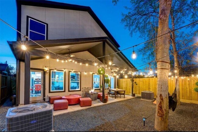 7925 Brandon St in Houston, TX - Foto de edificio - Building Photo