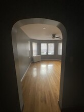 7711 S Chappel Ave, Unit Apartment 1 in Chicago, IL - Building Photo - Building Photo
