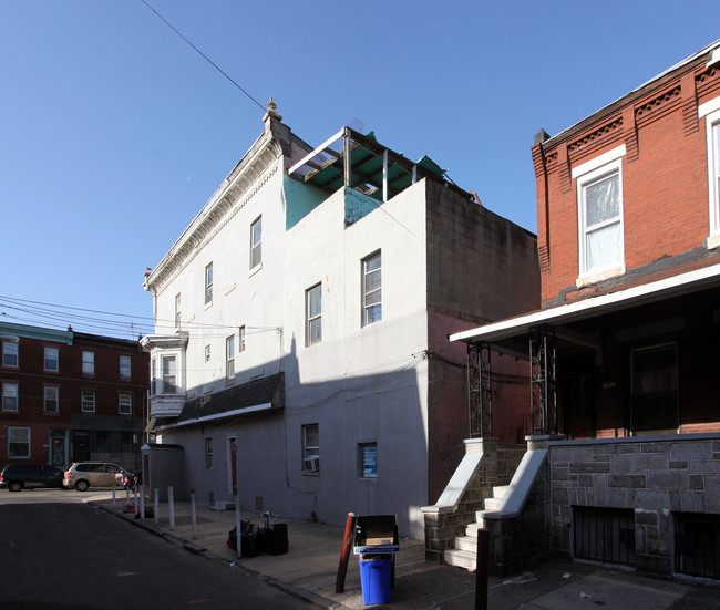 1423 Tasker St in Philadelphia, PA - Building Photo - Building Photo