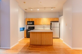 208 W Washington St, Unit 1407 in Chicago, IL - Building Photo - Building Photo