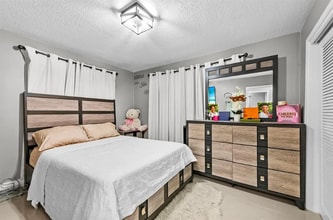 5404 NW 25th Ave in Fort Lauderdale, FL - Building Photo - Building Photo