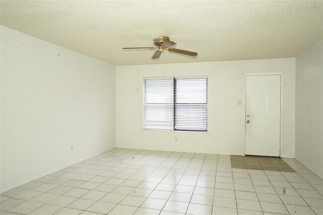 1008 Southmoor Dr in Arlington, TX - Building Photo - Building Photo