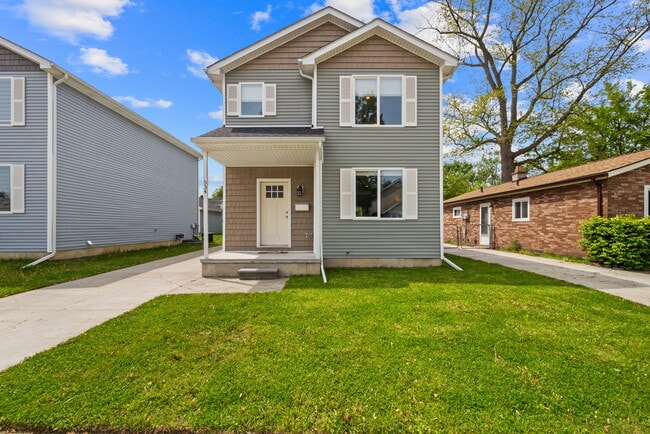 property at 534 E Brickley Ave