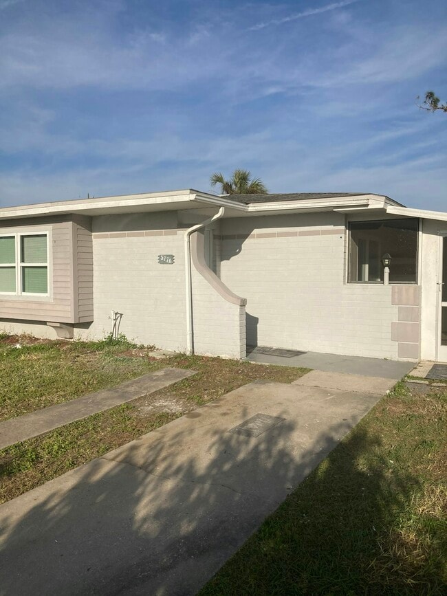 5770 Gallatin Ln in North Port, FL - Building Photo - Building Photo