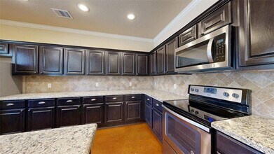 3009 Towers Pkwy in College Station, TX - Building Photo - Building Photo