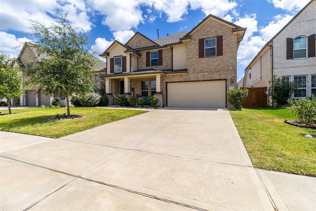 3010 Flora Manor Dr in La Marque, TX - Building Photo