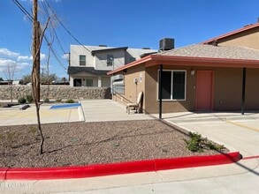 445 Gallagher St in El Paso, TX - Building Photo - Building Photo