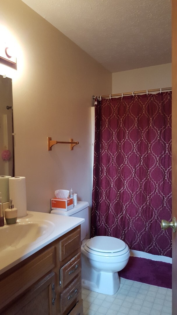 611 S Park Square Dr in Bloomington, IN - Building Photo - Building Photo