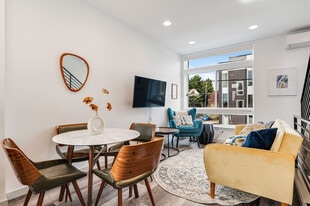 4613 Dayton Ave N in Seattle, WA - Building Photo