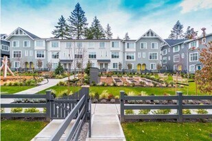 16678-16625 61 in Surrey, BC - Building Photo