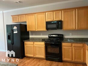 1313 Stone Bay Dr SW in Atlanta, GA - Building Photo - Building Photo