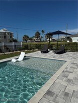 7934 Buccaneer Dr in Fort Myers Beach, FL - Building Photo