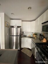 609 E 2nd St, Unit 1 in Boston, MA - Foto de edificio - Building Photo