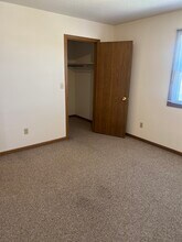 4024 Canterbury Dr, Unit 4028 in Erie, PA - Foto de edificio - Building Photo