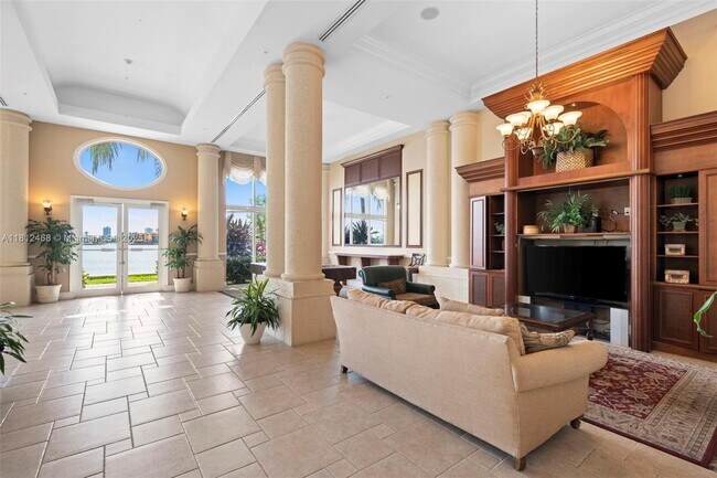 17125 N Bay Rd in Sunny Isles Beach, FL - Building Photo - Building Photo