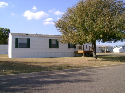 Star Mobile Home Park in Belton, TX - Building Photo