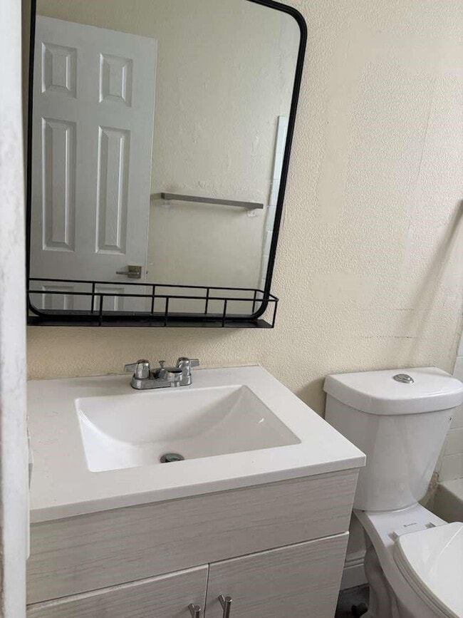 5971 NW 17th Pl in Sunrise, FL - Building Photo - Building Photo