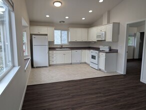 1020 S 3rd St in Mount Vernon, WA - Building Photo - Building Photo
