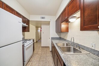 3003 Falk Ct in La Porte, TX - Building Photo - Building Photo