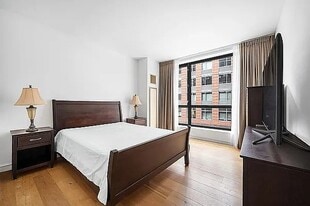 540 W 28th St in New York, NY - Building Photo