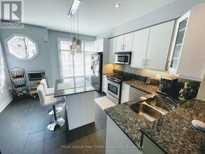 56 Lobo Mews in Toronto, ON - Building Photo - Building Photo