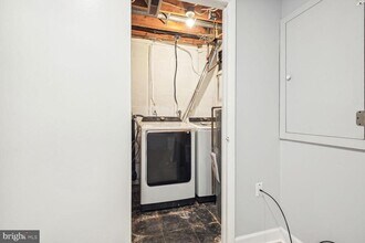 1635 Valencia Way in Reston, VA - Building Photo - Building Photo