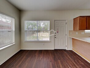 7414 Bluebird Bnd in Humble, TX - Foto de edificio - Building Photo