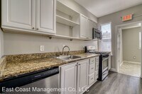 537 Chateau Ave photo'