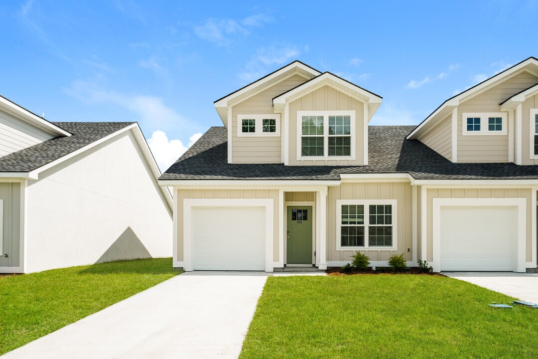 1121 Walker Point Wy in Brunswick, GA - Building Photo