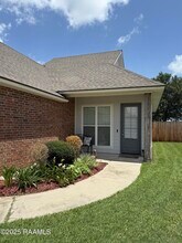 300 Adelaide Dr in Lafayette, LA - Building Photo - Building Photo