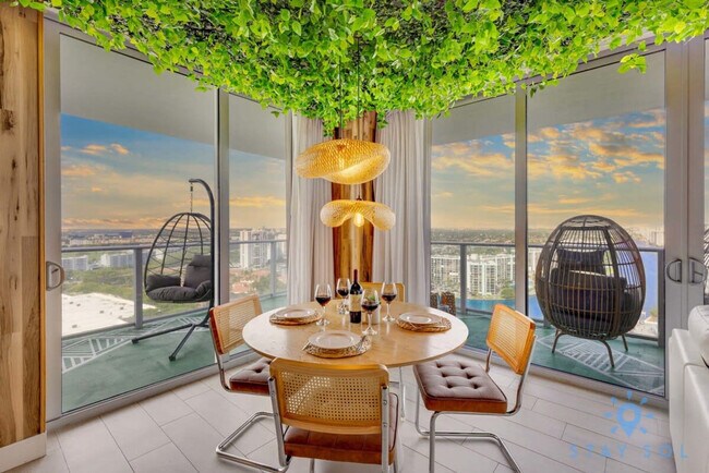 4010 S Ocean Dr in Hollywood, FL - Building Photo - Building Photo